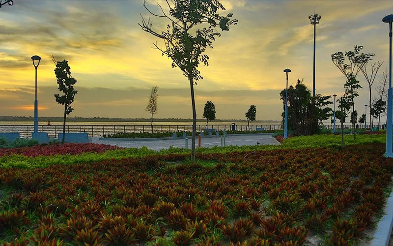 Malecón del Rio - atardecer